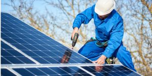 Installation Maintenance Panneaux Solaires Photovoltaïques à Roche-le-Peyroux